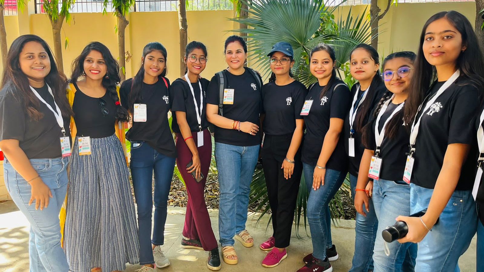 Female participants of Medhavi Research Community with mentor Priti Singh